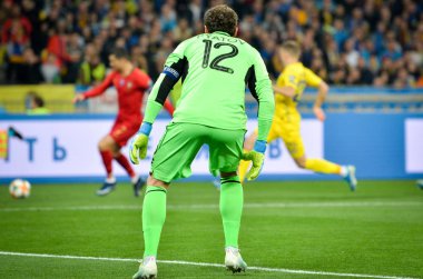 Kyiv, Ukrayna - 14 Ekim 2019: Uefa Euro 2020 ön eleme karşılaşmasında Ukrayna milli takımı Ukrayna milli takımı Ukrayna ile oynanan karşılaşmada Andrii Piatov