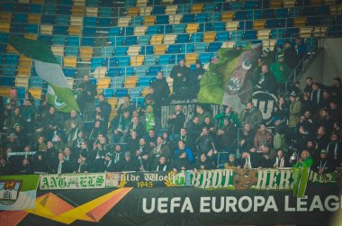 Lviv, Ukrayna - 28 Kasım 2019: Uefa Avrupa Ligi karşılaşmasında Wolfsburg taraftarları Ukrayna - Wolfsburg (Almanya) maçı sırasında