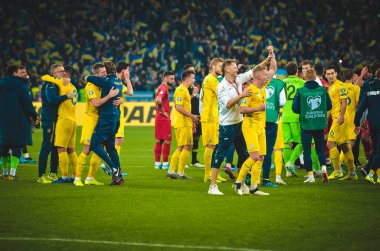 Kyiv, Ukrayna - 14 Ekim 2019: Ukrayna Millî Futbol Takımı Portekiz 'e karşı kazanılan zaferi ve 2020 Euro ödüllü Uefa Euro 2020 ön eleme karşılaşmasında birinciliği kutladı, Ukrayna