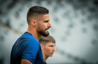 İstanbul, Türkiye - 14 Ağustos 2019: Olivier Giroud ve Uefa Süper Kupası Finalleri öncesinde Türkiye 'nin Vodafone Arena kentindeki Vodafone Park' ta Liverpool ve Chelsea arasında oynanan karşılaşma öncesi oyuncu antrenman oturumu