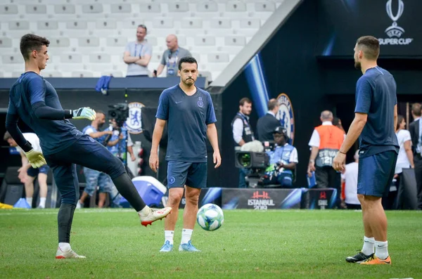İstanbul, Türkiye - 14 Ağustos 2019: Türkiye 'nin Vodafone Arena kentindeki Vodafone Park' ta Liverpool ile Chelsea arasında oynanan Uefa Süper Kupa Finalleri öncesinde Chelsea futbolcuları antrenman oturumu
