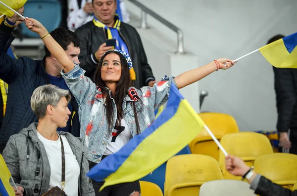 Kyiv Ucraina Ottobre 2019 Tifosi Ucraini Sostengono Squadra Allo Stadio — Foto Stock