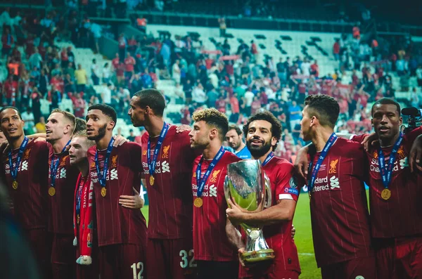 Estambul Turquía Agosto 2019 Mohamed Salah Celebra Victoria Con Equipo —  Fotos de Stock