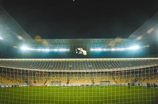 Lviv Ucrania Noviembre 2019 Estadio Nocturno Fútbol Cerca Detrás Puerta — Foto de Stock