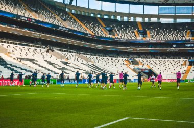 İstanbul, Türkiye - 14 Ağustos 2019: Türkiye 'nin Vodafone Arena kentinde oynanan Uefa Süper Kupası Finalleri öncesinde Vodafone Arenawith stadyumunun genel görünümü