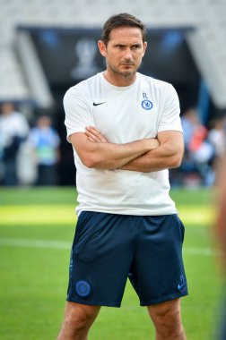 İstanbul, Türkiye - 14 Ağustos 2019: Vodafone Arena, Türkiye 'deki Vodafone Park' ta Liverpool ile Chelsea arasında oynanan Uefa Süper Kupası Finalleri öncesinde teknik direktör Frank Lampard