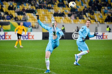 Lviv, Ukrayna - 28 Kasım 2019: Alexandria (Ukrayna) ile Wolfsburg (Almanya), Ukrayna arasındaki Uefa Avrupa Ligi karşılaşmasında Maximilian Arnold oyuncusu