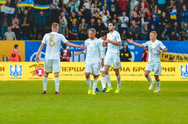 Dnipro, Ukrayna - 10 Eylül 2019: Ukrayna futbolcusu, Ukrayna milli takımı Ukrayna 'nın Nijerya ve Ukrayna' ya karşı oynadığı dostluk maçında attığı golü kutladı