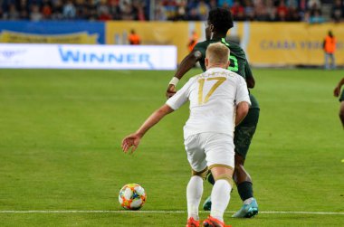 Dnipro, Ukrayna - 10 Eylül 2019: Ukrayna milli takımı Ukrayna ile Ukrayna milli takımı arasındaki dostluk maçı sırasında Oleksandr Zinchenko