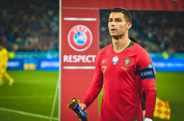Kyiv, Ukrayna - 14 Ekim 2019: Uefa Euro 2020 ön eleme maçında Ukrayna milli takımı Ukrayna ile Ukrayna milli takımı arasında oynanan Cristiano Ronaldo