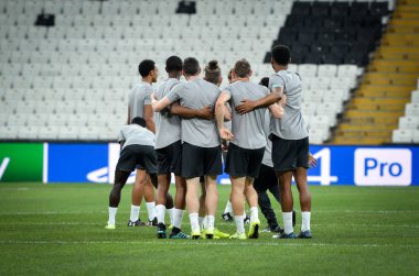 İstanbul, Türkiye - 14 Ağustos 2019: Liverpool futbolcuları Uefa Süper Kupası Finalleri öncesinde Vodafone Arena, Türkiye 'deki Vodafone Park' ta Liverpool ve Chelsea arasında oynanan karşılaşma öncesi antrenman oturumu