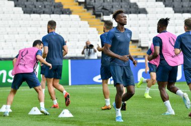 İstanbul, Türkiye - 14 Ağustos 2019: Türkiye 'nin Vodafone Arena kentindeki Vodafone Park' ta Liverpool ile Chelsea arasında oynanan Uefa Süper Kupa Finalleri öncesinde Chelsea futbolcuları antrenman oturumu