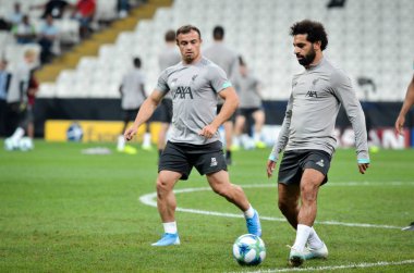 İstanbul, Türkiye - 14 Ağustos 2019: Liverpool futbolcuları Uefa Süper Kupası Finalleri öncesinde Vodafone Arena, Türkiye 'deki Vodafone Park' ta Liverpool ve Chelsea arasında oynanan karşılaşma öncesi antrenman oturumu