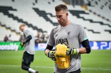İstanbul, Türkiye - 14 Ağustos 2019: Uefa Süper Kupası Finalleri öncesinde Türkiye 'nin Vodafone Arena kentindeki Vodafone Parkı' nda Liverpool ile Chelsea arasında oynanan karşılaşma öncesi Adrian