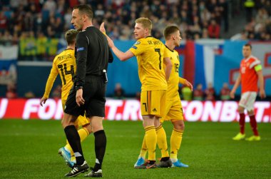 Saint-Petersburg, Rusya - 16 Kasım 2019: Kevin De Bruyne ve Dries Mertens, Rusya ile Belçika, Rusya arasında oynanan Uefa Euro 2020 ön eleme maçında atılan golü kutladılar
