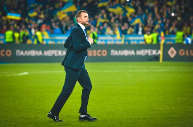Kyiv, Ukrayna - 14 Ekim 2019: Ukrayna Milli Futbol Takımı ve Teknik Direktör Andriy Shevchenko Portekiz 'e karşı zaferini kutladı ve Euro 2020, Ukrayna