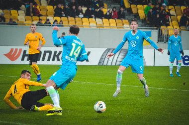 Lviv, Ukrayna - 28 Kasım 2019: Alexandria (Ukrayna) ile Wolfsburg (Almanya), Ukrayna arasındaki Uefa Avrupa Ligi karşılaşmasında Admir Mehmedi oyuncusu