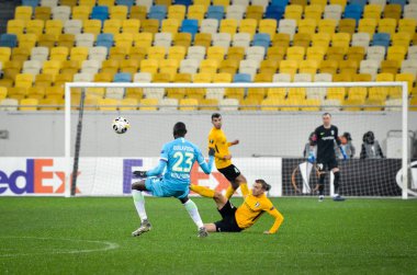 Lviv, Ukrayna - 28 Kasım 2019: Uefa Avrupa Ligi (Ukrayna) - Wolfsburg (Almanya) - Ukrayna maçı sırasında Josuha Guilavogui oyuncusu