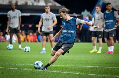İstanbul, Türkiye - 14 Ağustos 2019: Liverpool futbolcuları Uefa Süper Kupası Finalleri öncesinde Vodafone Arena, Türkiye 'deki Vodafone Park' ta Liverpool ve Chelsea arasında oynanan karşılaşma öncesi antrenman oturumu