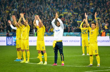 Kyiv, Ukrayna - 14 Ekim 2019: Ukrayna Millî Futbol Takımı Portekiz 'e karşı kazanılan zaferi ve 2020 Euro ödüllü Uefa Euro 2020 ön eleme karşılaşmasında birinciliği kutladı, Ukrayna