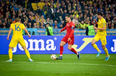 Kyiv, Ukrayna - 14 Ekim 2019: Uefa Euro 2020 ön eleme maçında Ukrayna milli takımı Ukrayna ile Ukrayna milli takımı arasında oynanan Cristiano Ronaldo