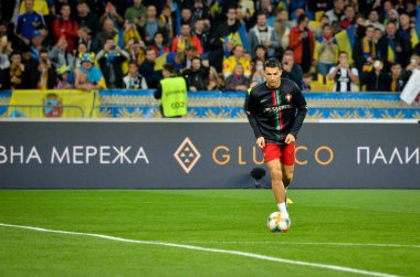 Kyiv, Ukrayna - 14 Ekim 2019: Uefa Euro 2020 ön eleme karşılaşmasında Ukrayna milli takımı Ukrayna ile Ukrayna milli takımı arasında oynanan karşılaşma sırasında Cristiano Ronaldo