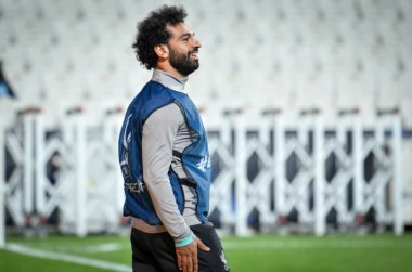 İstanbul, Türkiye - 14 Ağustos 2019: Türkiye 'nin Vodafone Arena kentindeki Vodafone Parkı' nda Liverpool ile Chelsea arasında oynanan Uefa Süper Kupası Finalleri öncesinde Muhammed Salah