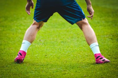 İstanbul, Türkiye - 14 Ağustos 2019: Türkiye 'nin Vodafone Arena kentindeki Vodafone Park' ta kimliği belirsiz futbolcuların futbol antrenmanı