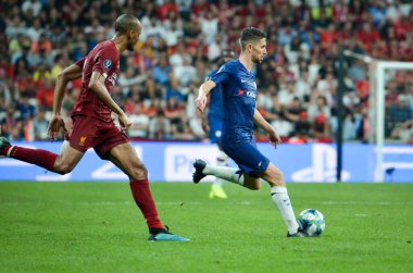 İstanbul, Türkiye - 14 Ağustos 2019: Türkiye 'nin Vodafone Arena kentindeki Vodafone Park' ta Liverpool ile Chelsea arasında oynanan Uefa Süper Kupası Finalleri sırasında Fabinho oyuncusu