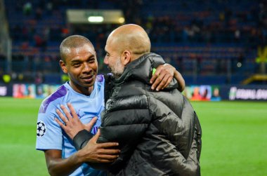 Kharkiv, Ukrayna - 18 Eylül 2019: Fernandinho ve Pep Guardiola, Uefa Şampiyonlar Ligi maçında, Shakhtar Manchester City (İngiltere), Ukrayna