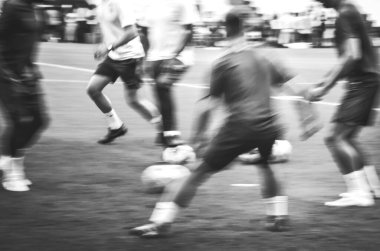 İstanbul, Türkiye - 14 Ağustos 2019: Uzun süre odakta kalmayan futbol antrenmanı, Vodafone Arena, Türkiye 'de bacaklar yakın çekim