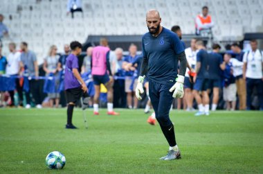 İstanbul, Türkiye - 14 Ağustos 2019: Willy Caballero ve futbol oyuncuları Uefa Süper Kupası Finalleri öncesinde Vodafone Park, Türkiye 'de Liverpool ve Chelsea arasında oynanan karşılaşma öncesi antrenman oturumu