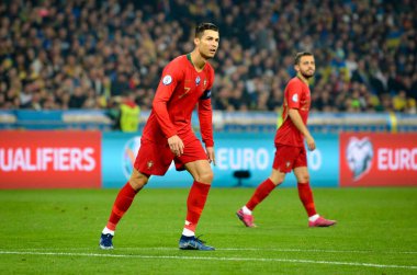 Kyiv, Ukrayna - 14 Ekim 2019: Uefa Euro 2020 ön eleme karşılaşmasında Ukrayna milli takımı Ukrayna ile Ukrayna maçı sırasında Cristiano Ronaldo