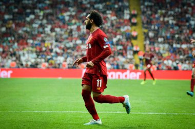 İstanbul, Türkiye - 14 Ağustos 2019: Türkiye 'nin Vodafone Arena kentindeki Vodafone Park' ta Liverpool ile Chelsea arasında oynanan Uefa Süper Kupası Finalleri sırasında Muhammed Salah