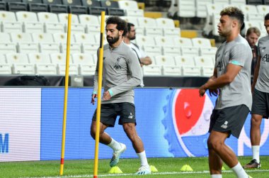 İstanbul, Türkiye - 14 Ağustos 2019: Türkiye 'nin Vodafone Arena kentindeki Vodafone Parkı' nda Liverpool ile Chelsea arasında oynanan Uefa Süper Kupası Finalleri öncesinde Muhammed Salah