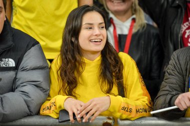 Kyiv, Ukrayna - 14 Ekim 2019: Ukraynalı taraftarlar Uefa Euro 2020 ön eleme karşılaşmasında Ukrayna ile Portekiz, Ukrayna arasında oynanan karşılaşmada stadyumda takımı destekliyorlar