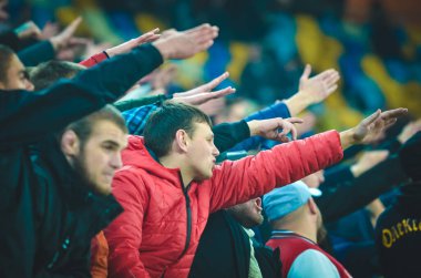 Lviv, Ukrayna - 07 Kasım 2019: Ultras taraftarları Uefa Avrupa Ligi maçında Alexandria - Saint Etienne (Fransa), Ukrayna