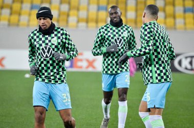 Lviv, Ukrayna - 28 Kasım 2019: Marcel Tisserand Uefa Avrupa Ligi 'nde oynanan Alexandria - Wolfsburg (Almanya), Ukrayna maçı sırasında futbolcu ve antrenman oturumu