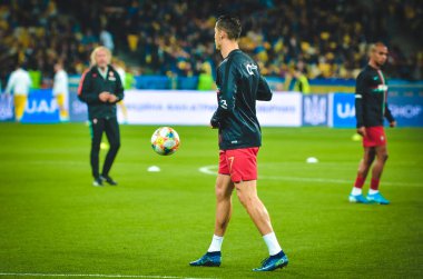 Kyiv, Ukrayna - 14 Ekim 2019: Uefa Euro 2020 ön eleme karşılaşmasında Ukrayna milli takımı Ukrayna ile Ukrayna milli takımı arasında oynanan karşılaşma sırasında Cristiano Ronaldo