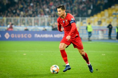 Kyiv, Ukrayna - 14 Ekim 2019: Uefa Euro 2020 ön eleme maçında Ukrayna milli takımı Ukrayna ile Ukrayna milli takımı arasında oynanan Cristiano Ronaldo