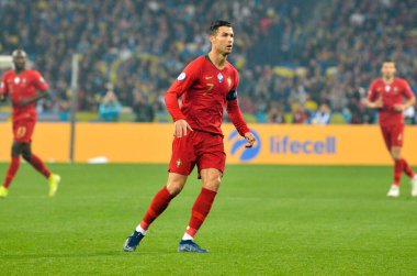 Kyiv, Ukrayna - 14 Ekim 2019: Uefa Euro 2020 ön eleme karşılaşmasında Ukrayna milli takımı Ukrayna ile Ukrayna milli takımı arasında oynanan karşılaşma sırasında Cristiano Ronaldo