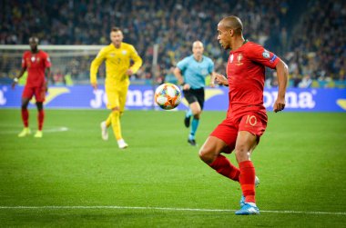 Kyiv, Ukrayna - 14 Ekim 2019: Uefa Euro 2020 ön eleme maçında Joao Mario, Portekiz milli takımı Ukrayna 'ya karşı oynamıştır.