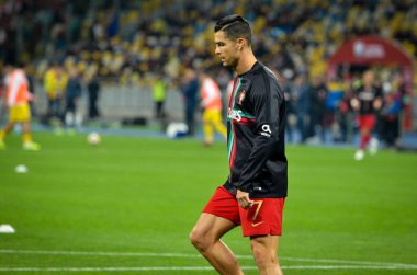 Kyiv, Ukrayna - 14 Ekim 2019: Uefa Euro 2020 ön eleme karşılaşmasında Ukrayna milli takımı Ukrayna ile Ukrayna milli takımı arasında oynanan karşılaşma sırasında Cristiano Ronaldo