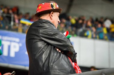 Kyiv, Ukrayna - 14 Ekim 2019: Portekizli taraftarlar Uefa Euro 2020 ön eleme karşılaşmasında Ukrayna ile Portekiz milli takımı Ukrayna arasında oynanan karşılaşmada takımı destekliyorlar