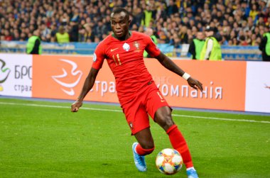 Kyiv, Ukrayna - 14 Ekim 2019: Uefa Euro 2020 ön eleme maçında Ukrayna milli takımı Ukrayna ile Portekiz milli takımı Ukrayna maçı sırasında Bruma oyuncusu