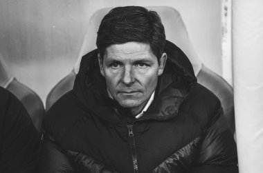 Lviv, Ukrayna - 28 Kasım 2019: Alexandria (Ukrayna) ile Wolfsburg (Almanya), Ukrayna arasındaki Uefa Avrupa Ligi karşılaşmasında koç Oliver Glasner