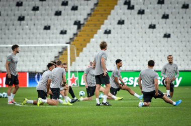 İstanbul, Türkiye - 14 Ağustos 2019: Liverpool futbolcuları Uefa Süper Kupası Finalleri öncesinde Vodafone Arena, Türkiye 'deki Vodafone Park' ta Liverpool ve Chelsea arasında oynanan karşılaşma öncesi antrenman oturumu