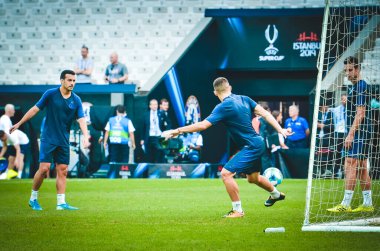 İstanbul, Türkiye - 14 Ağustos 2019: Türkiye 'nin Vodafone Arena kentindeki Vodafone Park' ta Liverpool ile Chelsea arasında oynanan Uefa Süper Kupa Finalleri öncesinde Chelsea futbolcuları antrenman oturumu