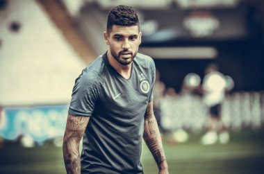 İstanbul, Türkiye - 14 Ağustos 2019: Türkiye 'nin Vodafone Arena kentindeki Vodafone Park' ta Liverpool ile Chelsea arasında oynanan Uefa Süper Kupası Finalleri öncesinde Emerson ve oyuncuların antrenman oturumu