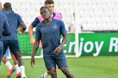 İstanbul, Türkiye - 14 Ağustos 2019: N 'Golo Kante ve Uefa Süper Kupası Finalleri öncesinde Vodafone Arena, Türkiye' deki Vodafone Park 'ta Liverpool ve Chelsea arasında oynanan antrenman oturumu